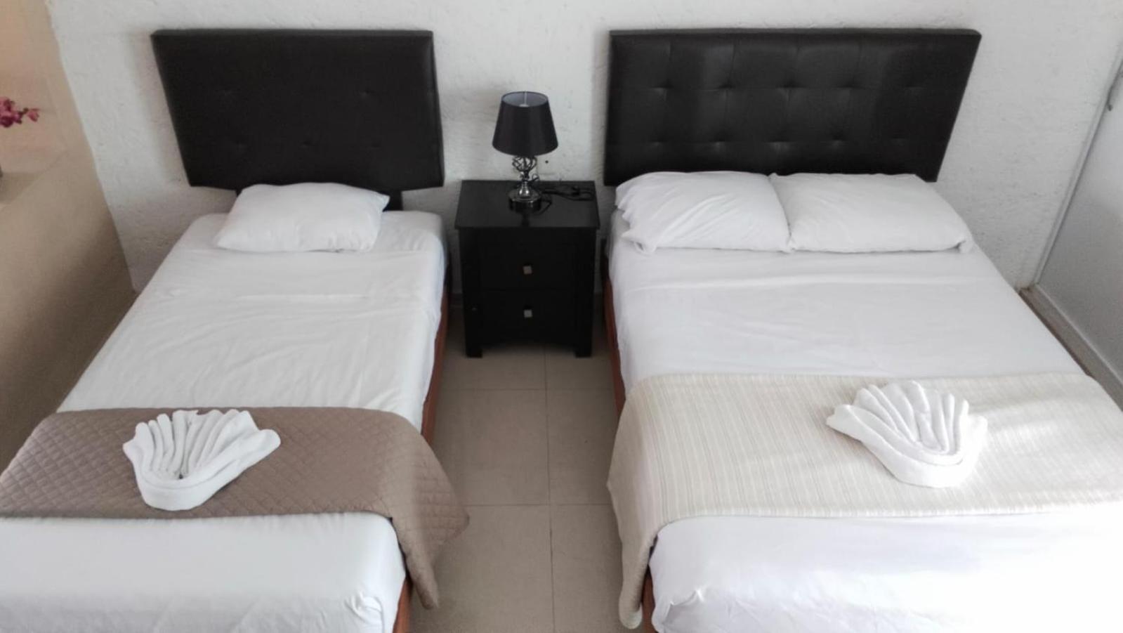 Hotel Dos Mundos, Isla Косумел Екстериор снимка